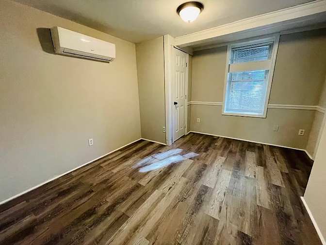 Alcove Rooms's room