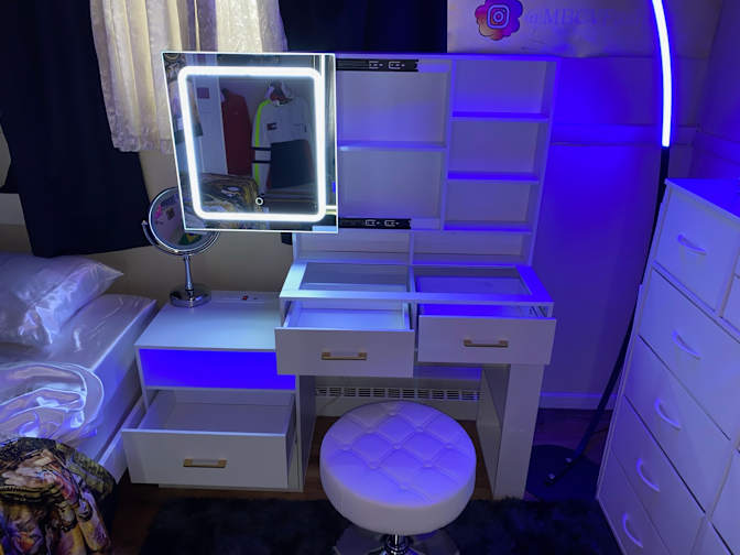 Amari's room
