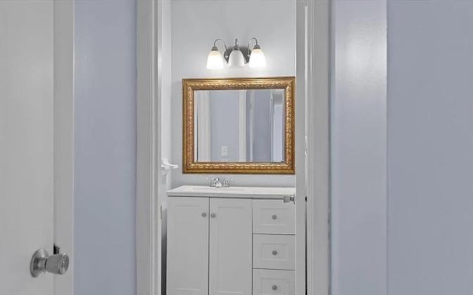 Alcove Rooms's room