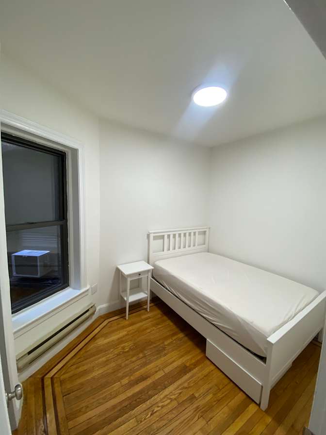 Ahmet's room