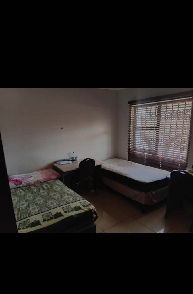 ZwelakheSamuel Msiza's room