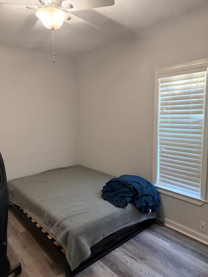 Jose's room