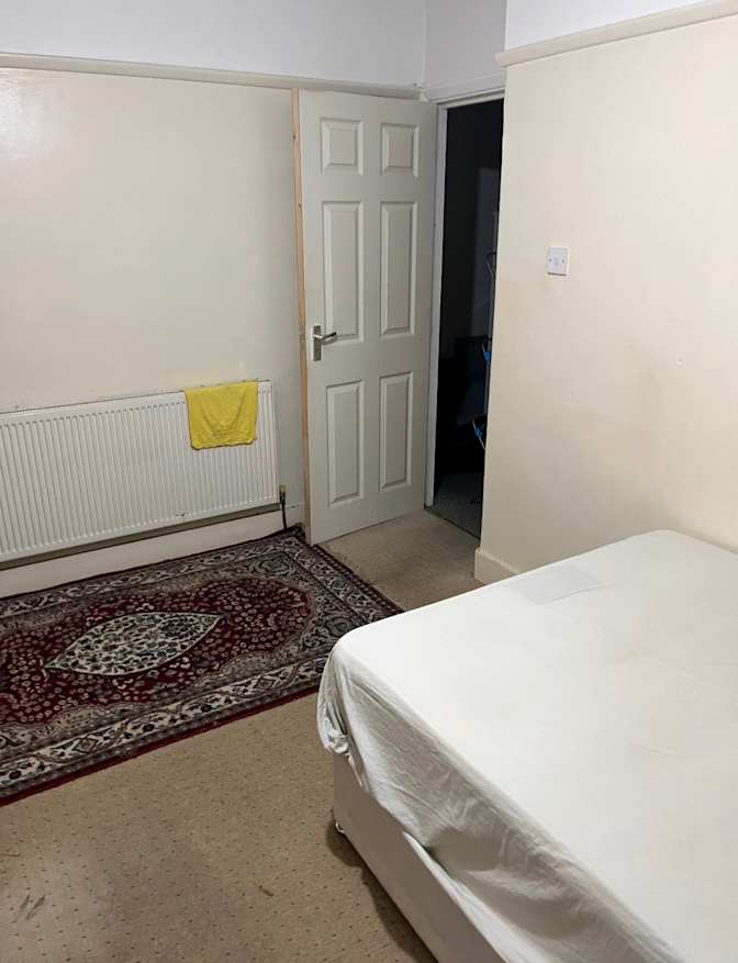 Aalok's room