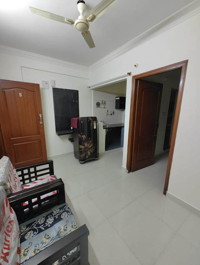 TARUN M's room