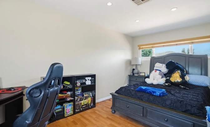 Kenndra Warren's room