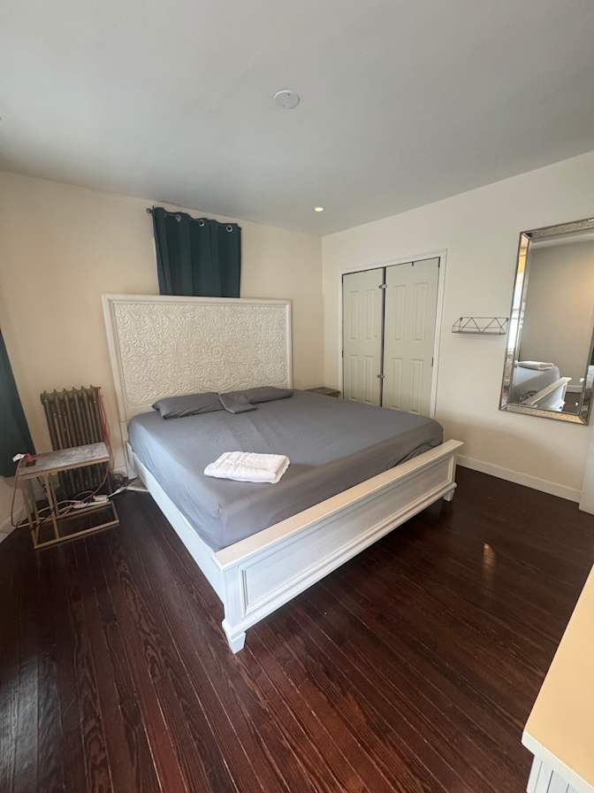 Elizabeth zabala's room