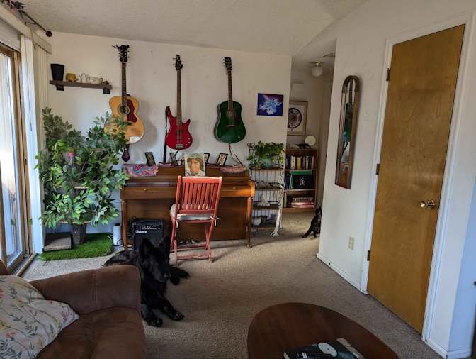 Annalise's room
