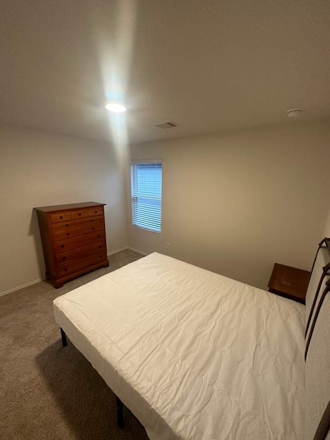 Raul's room