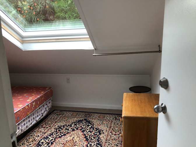 Hong's room