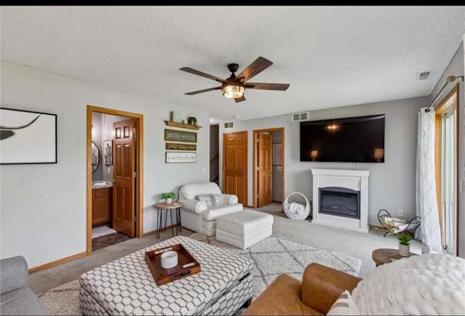 Damon Bates's room
