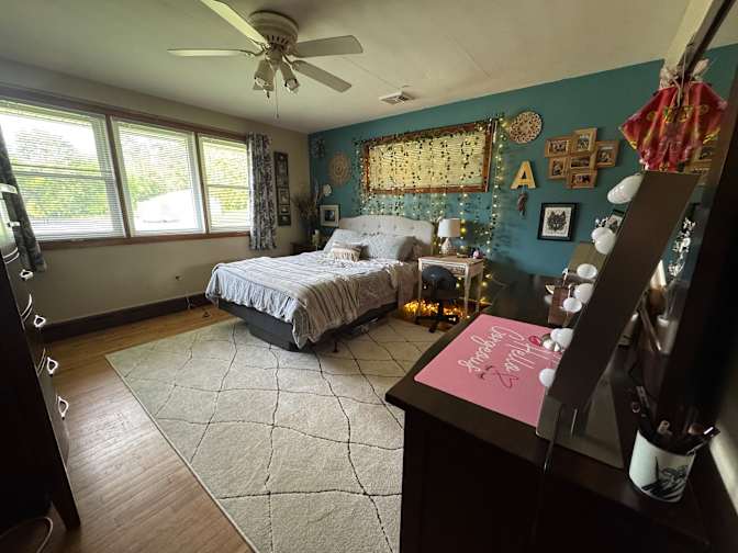 Andrea's room