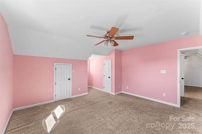 Alcove Rooms's room