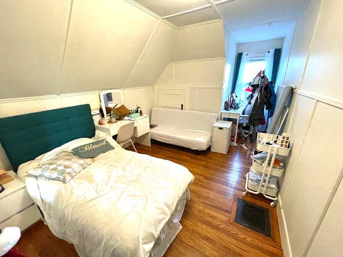 Alex O'Brien's room