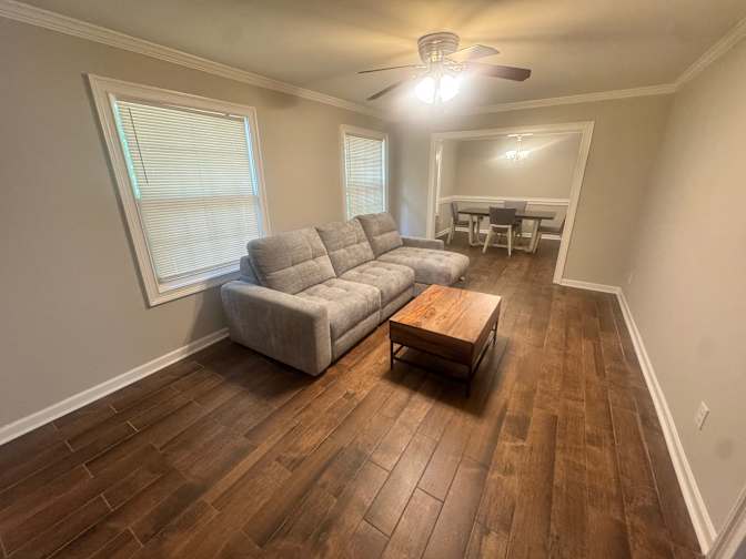 Alcove Rooms's room