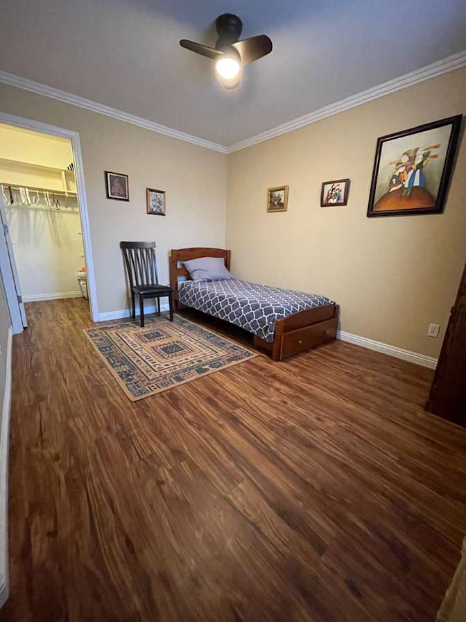 Larisa  Polozova's room