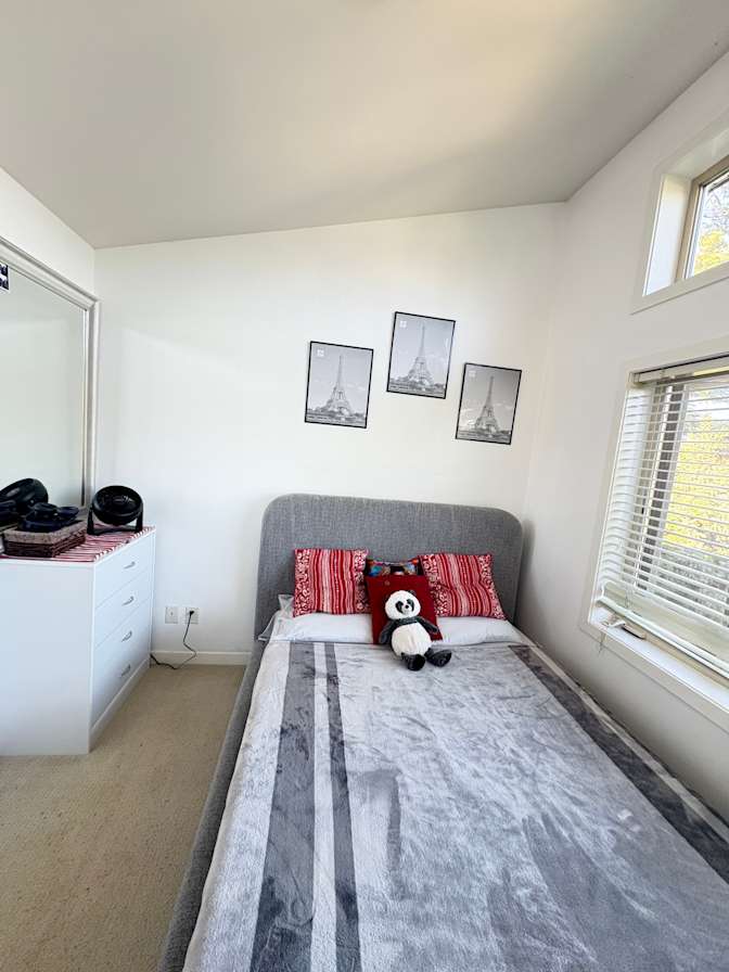 Oyedele's room