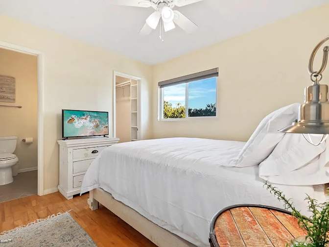 Stephanie's room