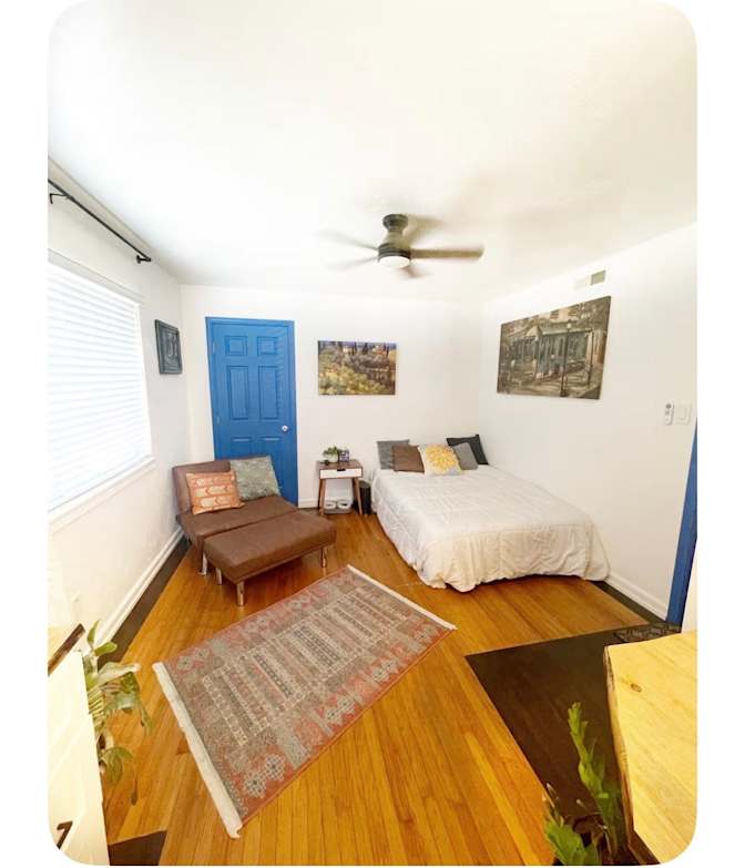 Keur moua's room