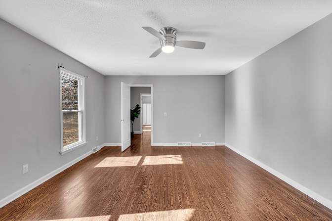 lifedoorrentals's room