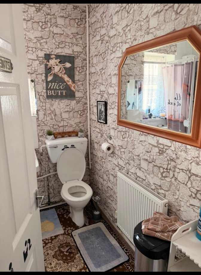 GARETH's room