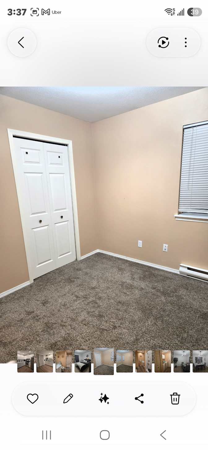 Lareina skolski's room