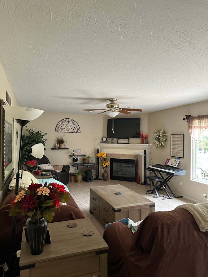 Leslie's room