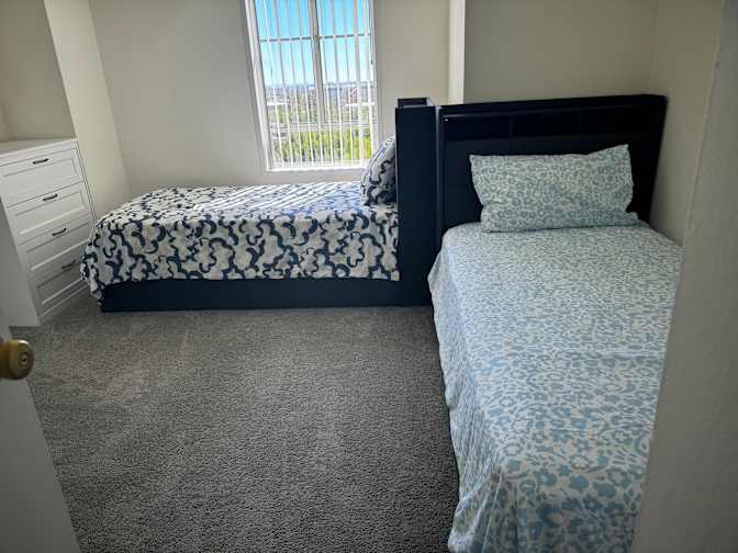 JENNIFER Lok's room