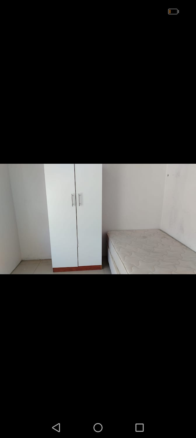 tasneem allie's room