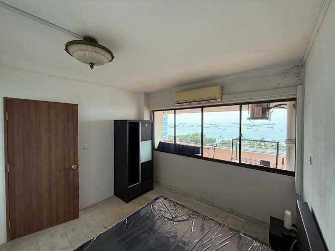 Ken's room