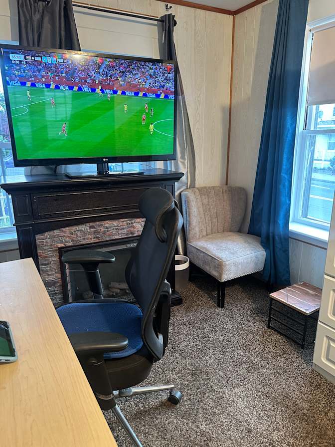 Len's room