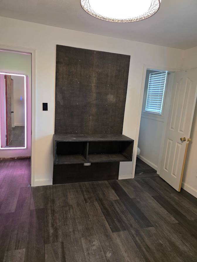 Kris & Nikki's room