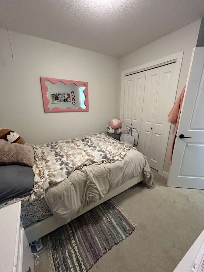 Eve's room
