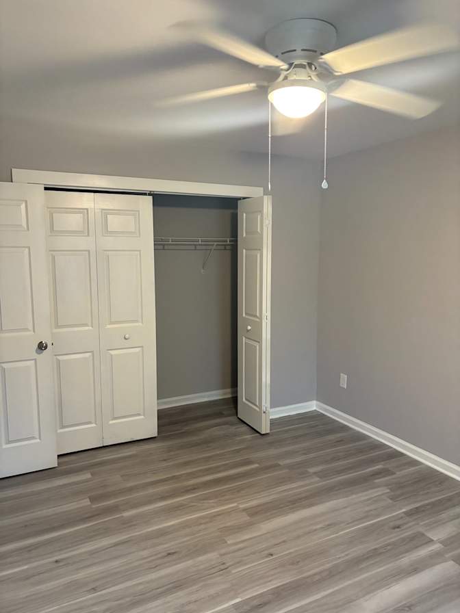Alcove Rooms's room