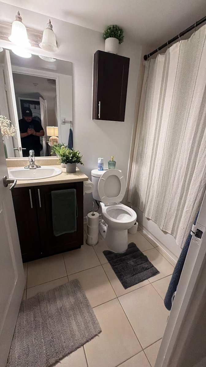 Carlos's room