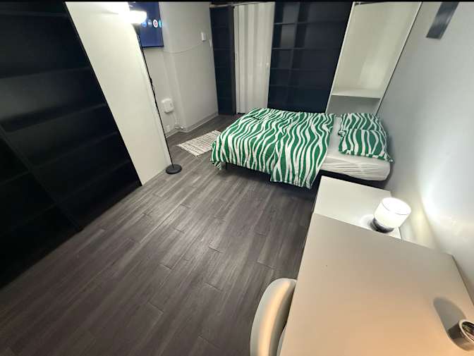 Mehmet's room
