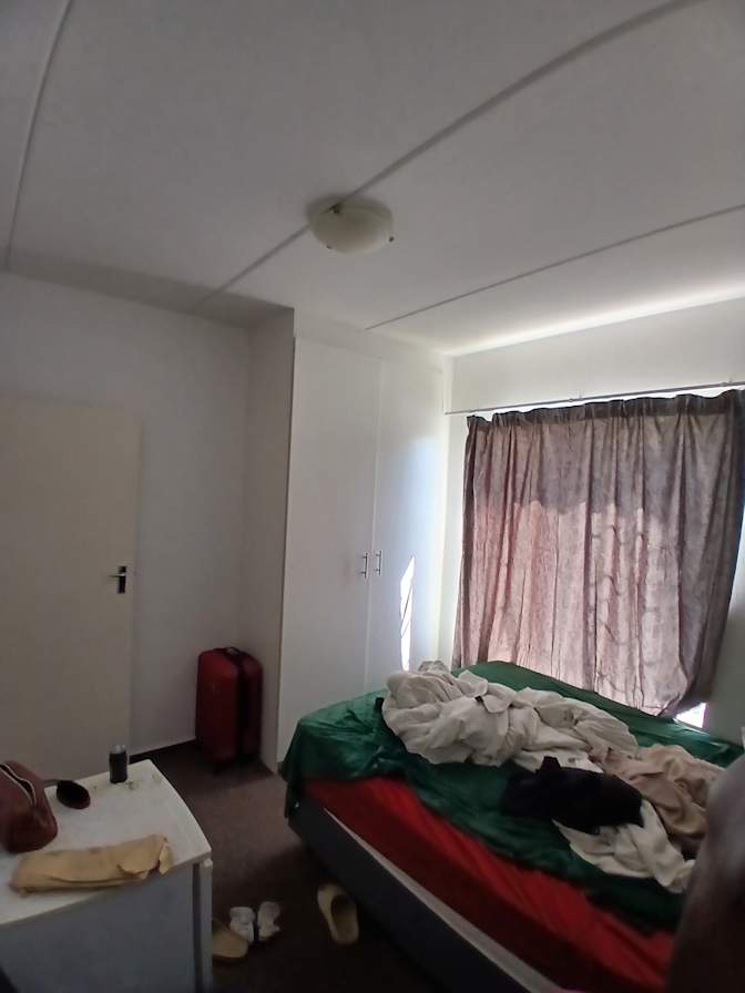 Zero Bruru's room