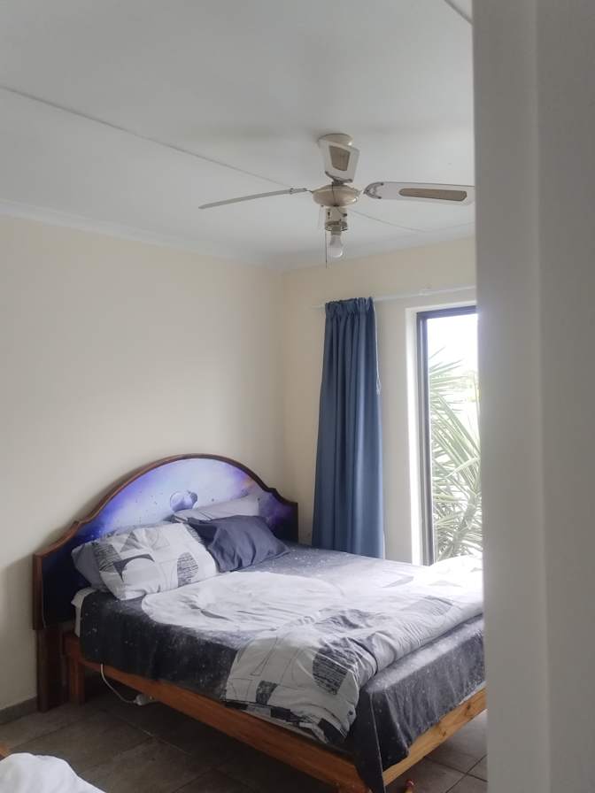 Tracy Lee Smuts's room