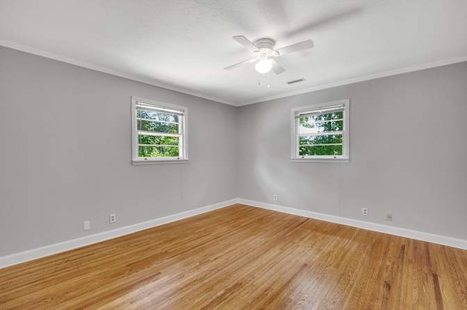lifedoorrentals's room
