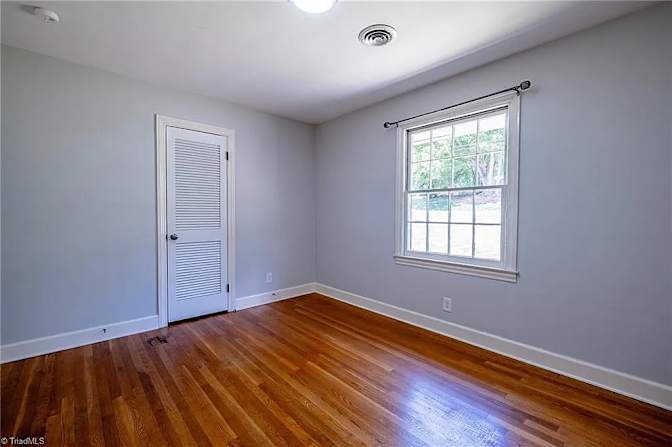 Alcove Rooms's room