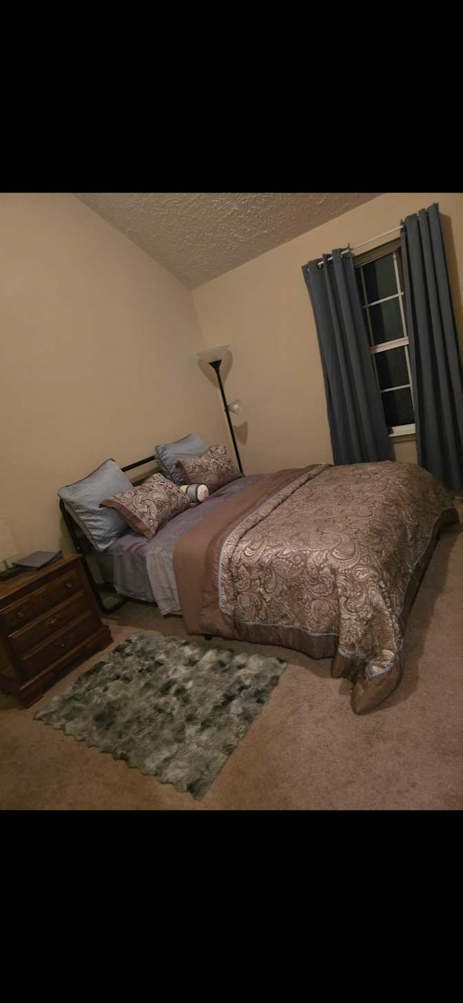 Mayra's room