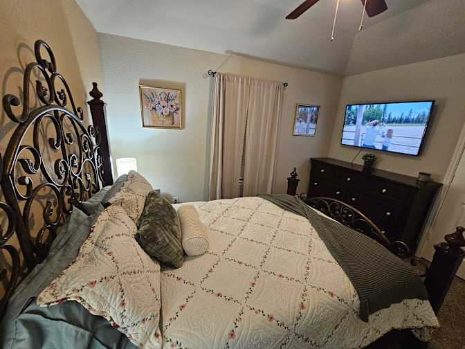 Celi G.'s room
