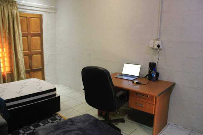 za one point's room