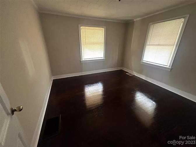 Alcove Rooms's room