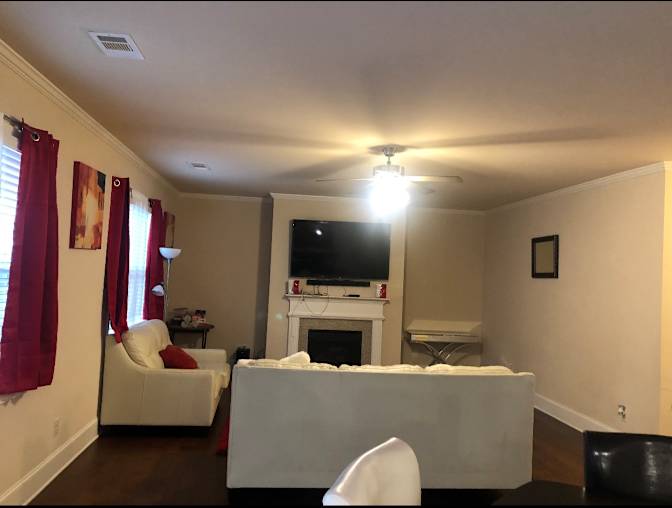 Dee's room