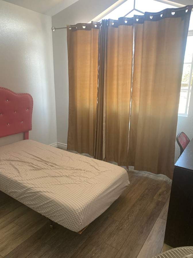 Dia's room