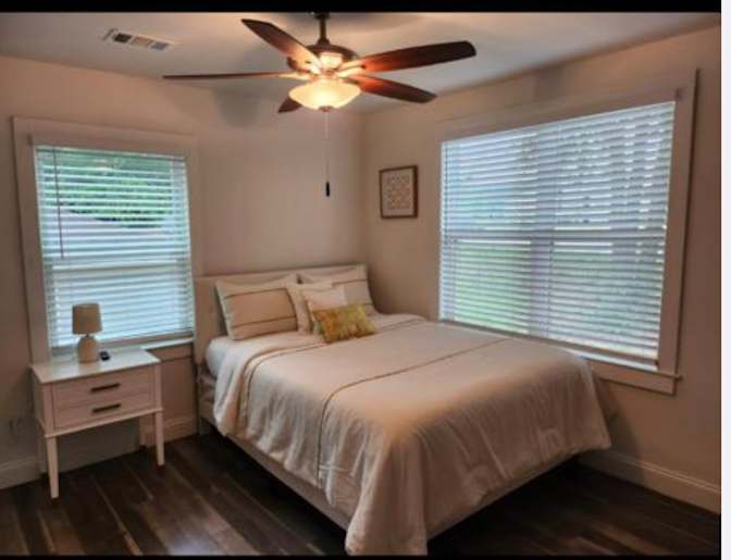 Dee's room