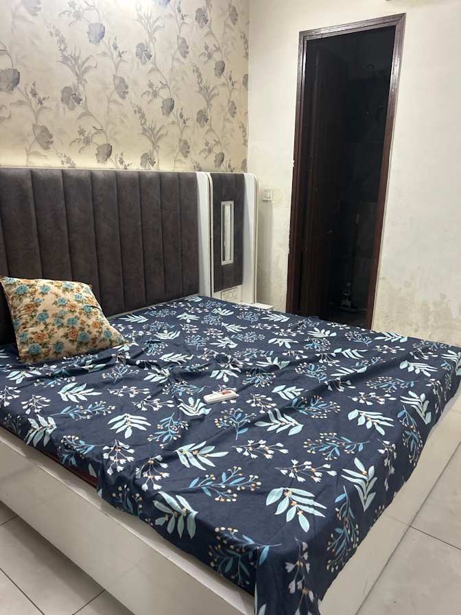 Lovish Arora's room