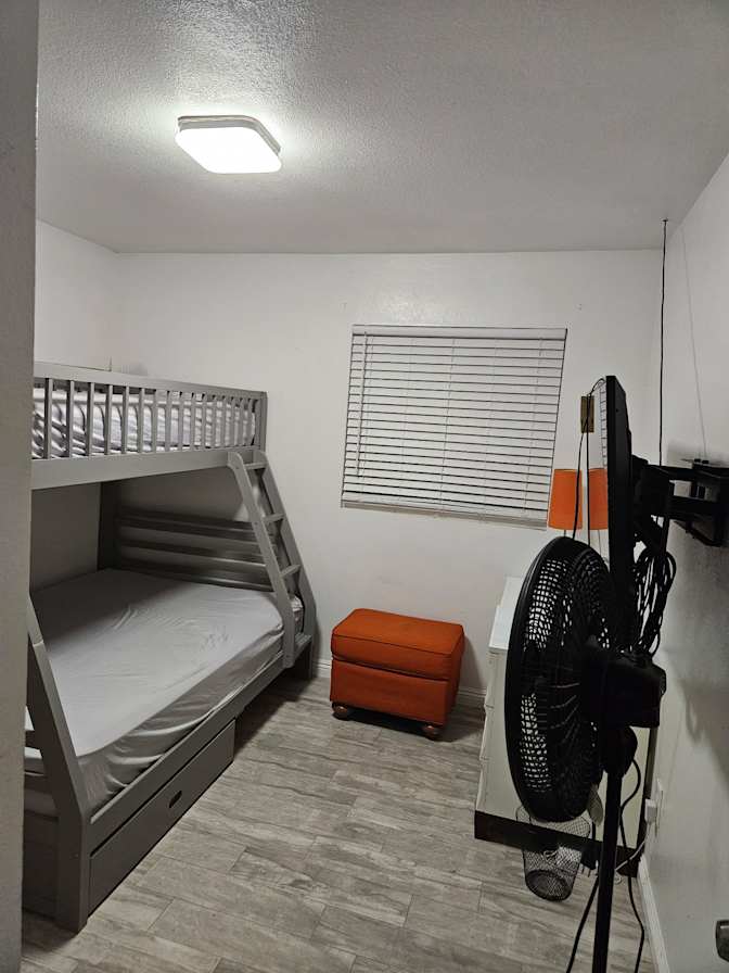 Luis's room