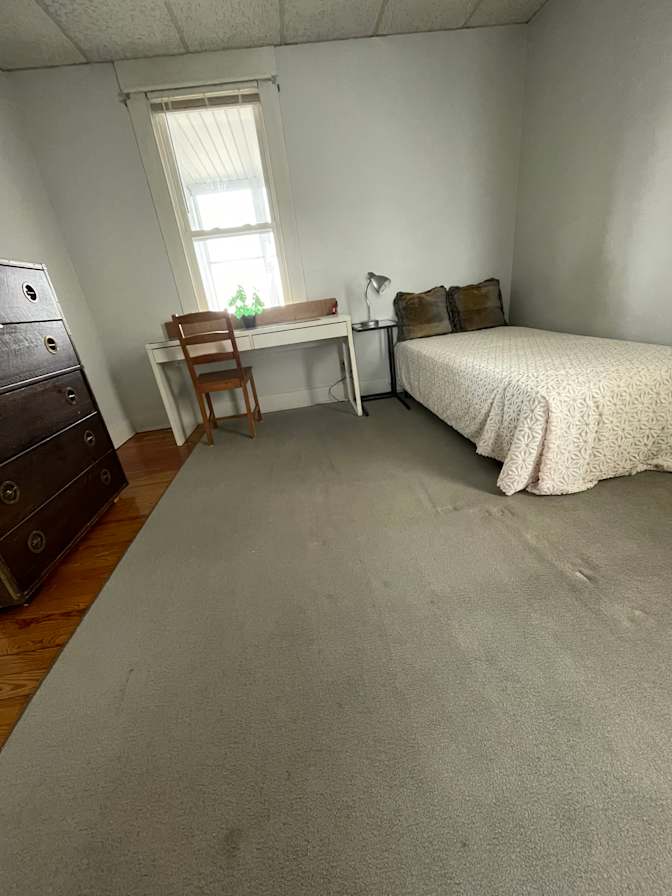 Agi's room