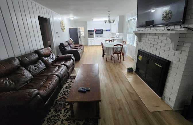 Alcove Rooms's room